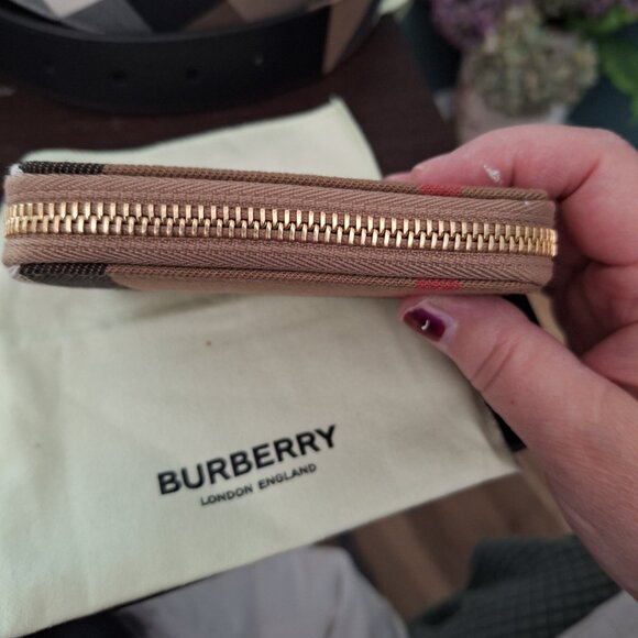 Burberry Zip Around Check Chestnut/Beige Wallet 80845281 NWT $480 - Picture 3 of 7